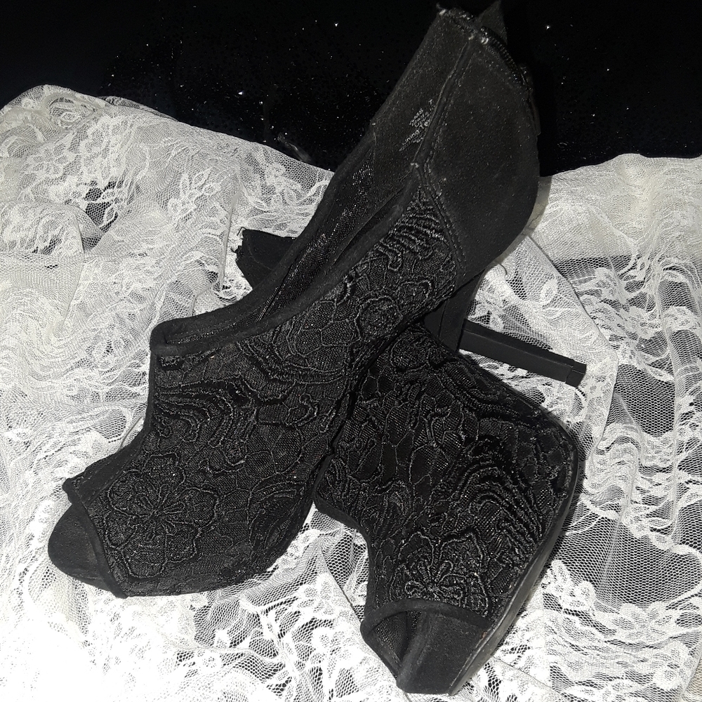 DRESS SHOES - Picture 2 of 3